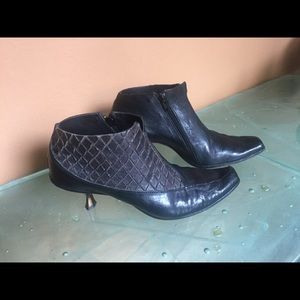 Cydwoq: Unique Black & Grey Booties (7)